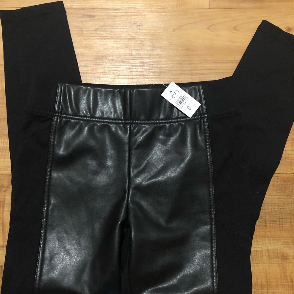 Black leggings with moto leather stripe